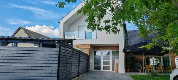 Apartmanház